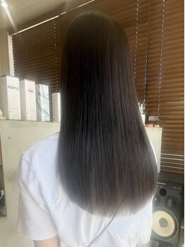 リリ(Riri)の写真/"Riri"なら思わず触れたくなるような艶感が叶う◎ワンランク上の上品なスタイルへと導きます。