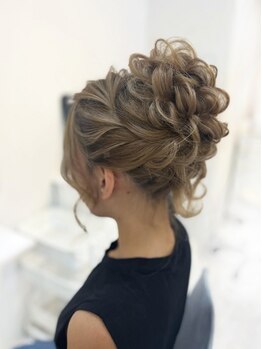 ルミナ 大阪北新地店(LUMINA)の写真/【梅田/北新地◆ヘアセット専門店】ヘアセット1200円~!着付け2750円～!大切な一日のヘアメイクはお任せ★