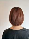 ピンクベージュのツヤボブ
