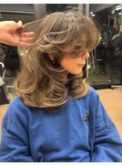 重ためミディアムレイヤー/バタフライカット/ハッシュカット