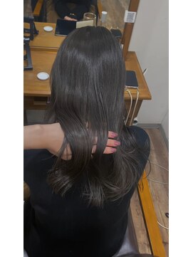 サク(Sac.) 今っぽい透明感カラーオリーブグレージュ Sac.一澤幸奈