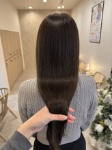 ダメージを感じさせない、なめらかな指通り