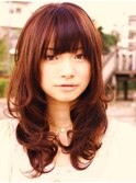 重ためバングに対し、動きのあるパーマで柔らかさＵＰ！◎