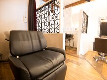 サロン ド テール 四谷店(Salon de TERRE)の雰囲気（座り心地の良いゆったり寛げるシャンプー台☆[トリートメント]）