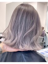 アライブ キチジョウジ(ALIVE Kichijoji)&nbsp;エアータッチバレイヤージュ白髪ぼかし／ケアブリーチハイライト