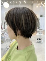 ロミー 本厚木(ROMMY.)&nbsp;シルバーグレージュ☆ハイライト☆ROMMY.小顔ショート
