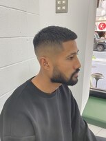 ウェルネス(Wellness)&nbsp;バズクロップスキンフェードスタイルメンズカット