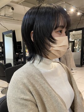 アクアオモテサンドウ(ACQUA omotesando) △ブリーチなし韓国風ブルーブラックウルフカットくびれヘア