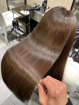 クィーンズガーデンバイケーツーギンザ(QUEEN’S GARDEN by K two GINZA) 美髪矯正*縮毛矯正*髪質改善トリートメント*シルキーベージュ