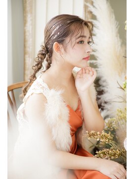 ヘアメイクサロン シャルメ(Hair Make Salon CHARMER) 結婚式や二次会に♪タイトツインポニー編み下ろし◎