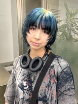 レコ 渋谷(LECO)&nbsp;ボブウルフのブルー×ブラックのブロンドルーツカラー