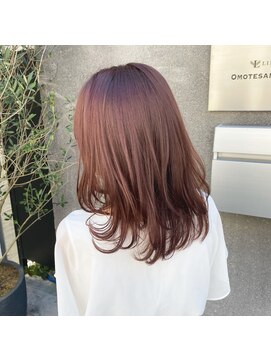 オグジュアリー 表参道(aux.) ミディアムハイレイヤー