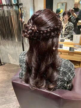 アフィナー(Afinar) 【横浜/横浜駅】編み込みハーフアップ