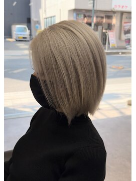 エミーバイモアムー(Emmie byMoremuu) 【RYUKI】ホワイトカラー