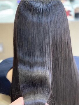 プラグ(Plug) 髪質改善ミネコラで美髪づくり