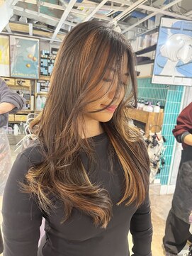 ロア インターナショナル 新宿店(LoA International) レイヤーカット/バレイヤージュ/ハイライト/ダブルカラー/新宿