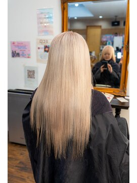 ヘアーメイク ダンス(hair make DANCE) ヴェールホワイトブロンド 美髮形成ストレートロング