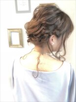 カルテット(Quartett)&nbsp;【Quartett】後れ毛ウェーブシニヨン