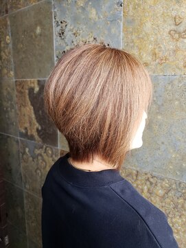 アムズヘアーファム ショートボブ
