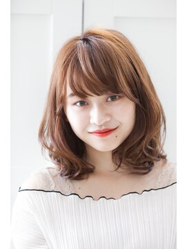 リル 8F 銀座(Rire) 【Rire-リル銀座-】大人女性のフェミニンボブ