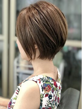 ディオ アンド ルーチェ アット(Dio&Luce at.) 【Dio Azabu】ショートボブ＆アッシュベージュ