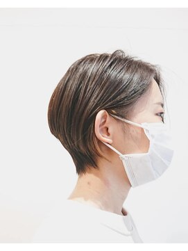 ケーオーエスビューティー(K O S beauty) イヤリングショートボブ