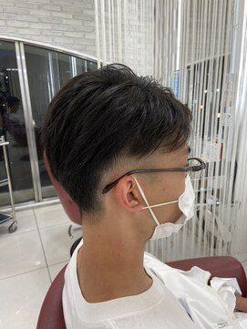 クオリス 上板橋店(QUALIS) おしゃれフェードカット【七三パート×ビジネススタイル】