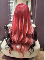 ラシック(Rachic)&nbsp;レッドカラー＋ホワイトハイライト＋ブラックイヤリング