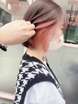 イルウィ(irwi)&nbsp;【トレンド】ピンクベージュインナーカラー　ボブ