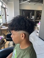 アイズ 海老名(AIZU)&nbsp;スペインカール　外国人風ヘア　フェードスタイル