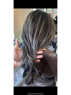 アポロ 横浜駅店(apollo) ハイライトバレイヤージュダブルカラーミルクティーベージュ