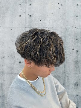 アイズ 海老名(AIZU) 波巻きパーマ ツイストスパイラルパーマ ブリーチ ハイライト