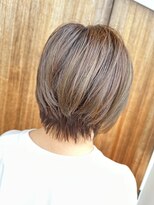 シャポン シルクカラーで手触りが柔らかくまとまるショート