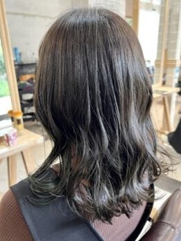 サイカエー(SAIKA)の写真/1人のスタイリストが仕上げまで担当！プロの技術をお手頃価格で［光の森/髪質改善/インナーカラー］