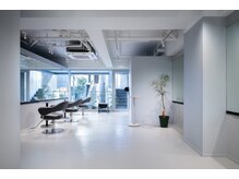 トイ(TOI)の雰囲気（有名デザイナーと共同デザインの洗練された空間で非日常体験を♪）