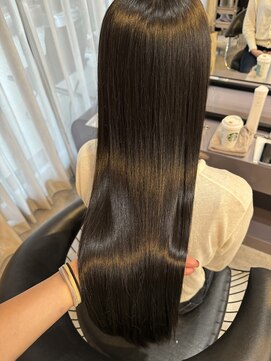 ニィ(2iee.) 酸熱トリートメント×ブルーブラック