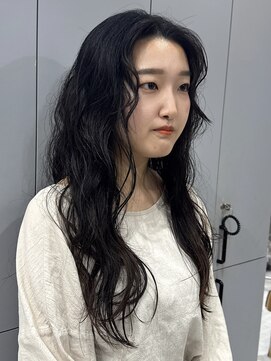 ウクラ バイ レシッド 池袋(uchla by rcid) 前髪かきあげ☆顔周りレイヤー☆ロングパーマウェーブ