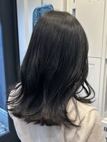 トロワエピ 表参道(Trois epis)&nbsp;ミディアムボブ/外ハネ/艶髪/ダークグレー