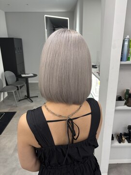 ナンバー 竪町(number+) ブリーチハイトーン×韓国風レイヤーカット×透明感ミルクティー