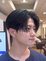 ノラ シンディ(NORA CYNDY)&nbsp;センターパートダウンパーマメンズ韓国ヘア