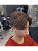 ピンクベージュ×センターパート