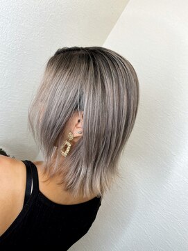 リンドヘアー(Lindo hair) ホワイトグレージュ×シャドウルーツ