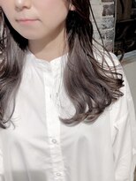 ナナカバイミーツハンド(nana.ca by meetsHAND)&nbsp;ラベンダー × インナーカラーシルバー × 切りっぱなし