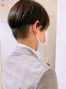 ダッチェス(DUCHESS) 【DUCHESS】襟足を締めたセンターパート