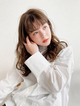 クーラ(Cura) *コテ巻き風ニュアンスパーマ・アッシュベージュ