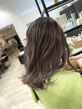 ディーボーイ 健軍店(D-BOY) ホワイト系ラベンダーグレージュ