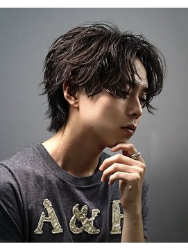 ゴールド 京都(GOALD) 緩め波巻きスパイラルパーマ　センターパート　ニュアンスパーマ