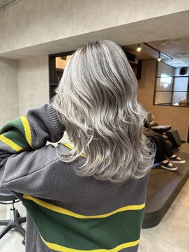 サニー 渋谷(SUNNY) バレイヤージュ、ハイライト、レイヤーロング、グレーベージュ