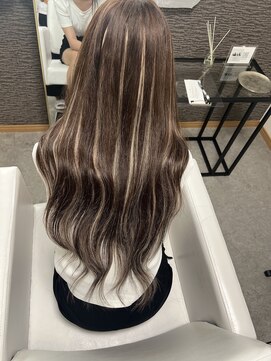 スリーク(Sleek) ハイライトスタイル/岡山/エクステ/シールエクステ