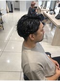 眉毛波巻きスパイラルパーマメンズカットラウンドマッシュパーマ